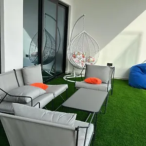 https://luxury-apartment-5-minutes-from-burj-khalifa.dubaihotelsoffers.com