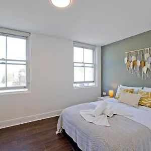 https://apt-imperial-corner-house-whitechapel.brighton-hotels-england.com
